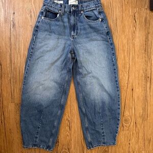 Universal Thread Blue High-Rise Jeans